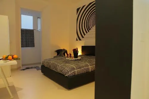 Bed & Breakfast Chroma Suites